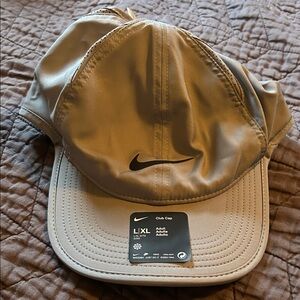 Nike Men's Beige Club Cap